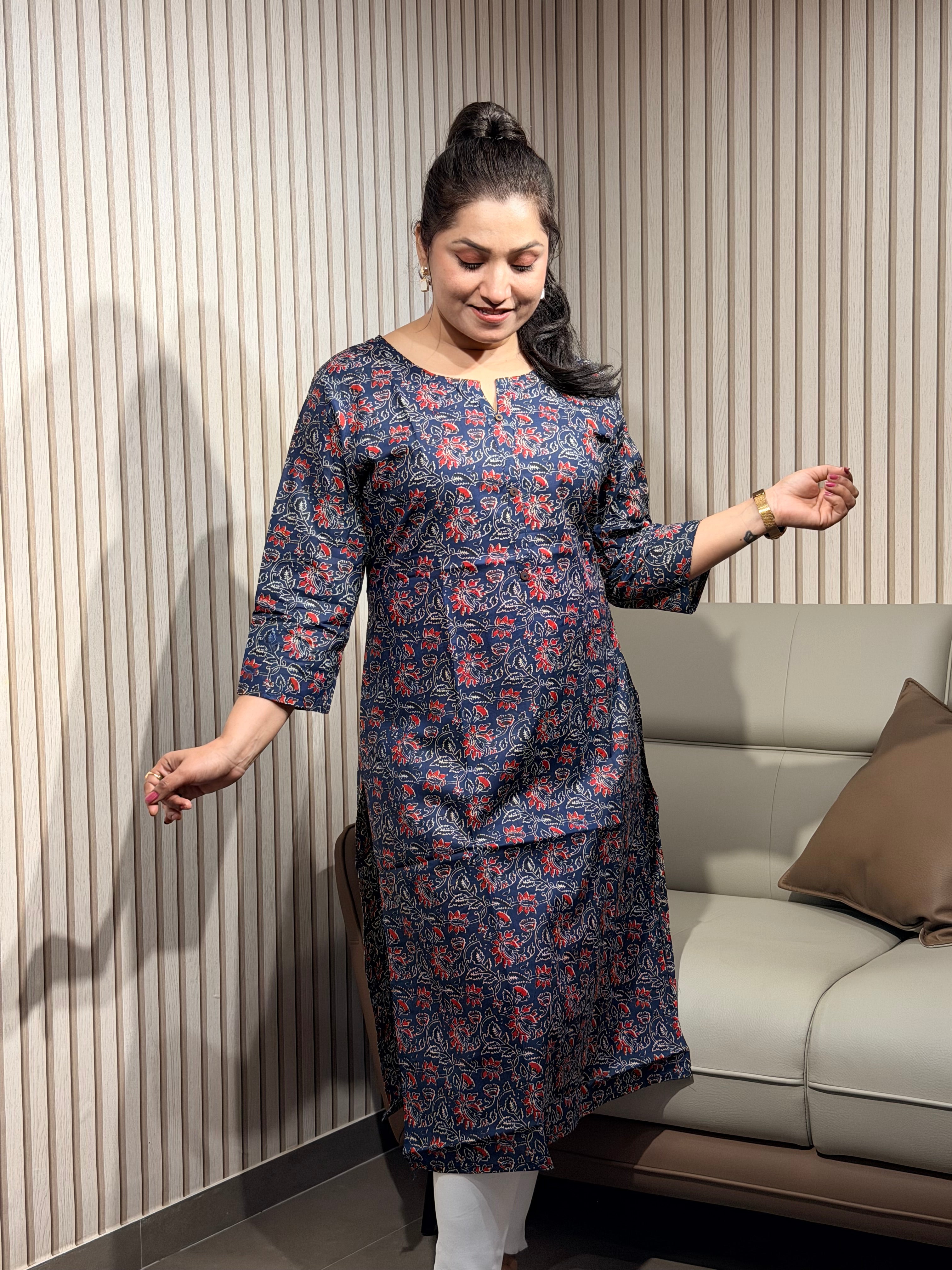 Sundar Blue Kurti